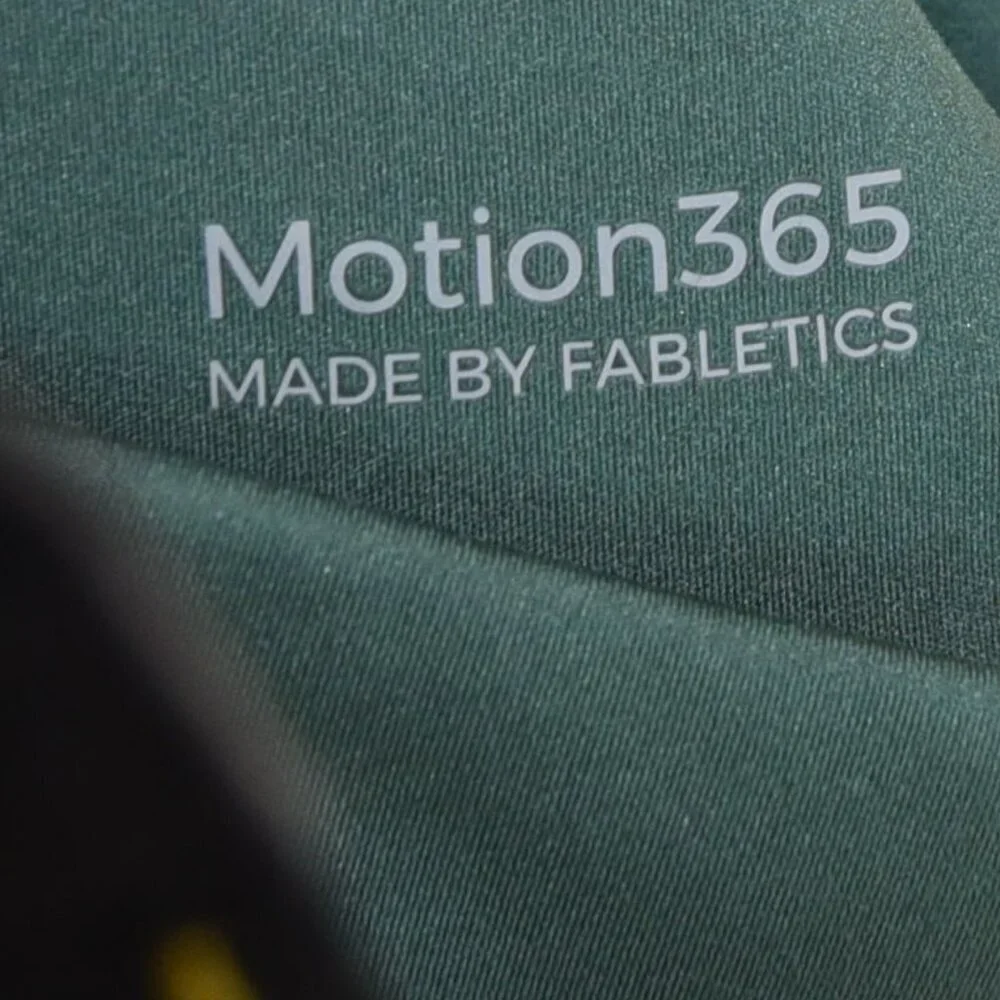 NWT Fabletics Trinity Utility Legging XXS Dark Green $89 MSRP - Picture 7 of 8